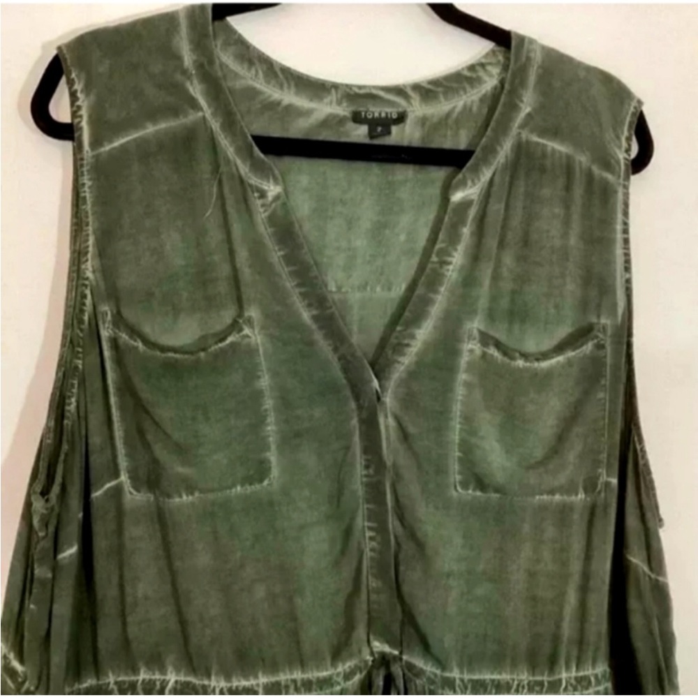 Torrid top - Picture 2 of 5